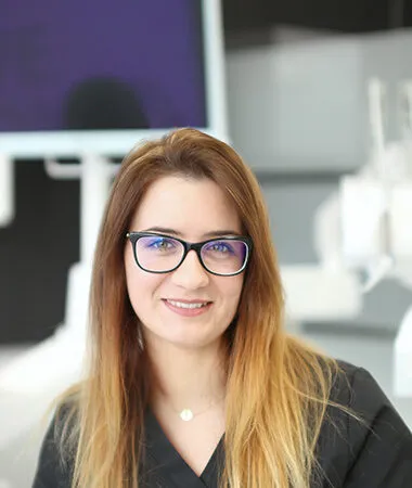 <span>higienistka stomatologiczna</span>Miriam Okuniewska